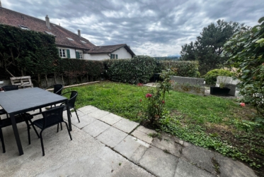 Bel appartement de 4.5 récemment rénové avec dépôt et place de parc