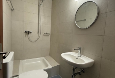 Bel appartement rénové avec jardin privatif