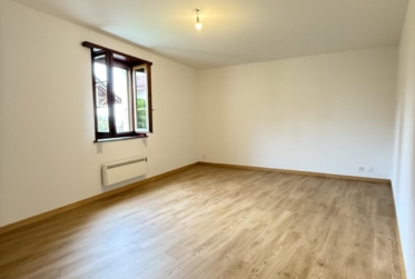 Bel appartement rénové avec jardin privatif