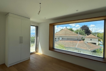 2.5 pièces en attique avec grande terrasse et vue sur le lac