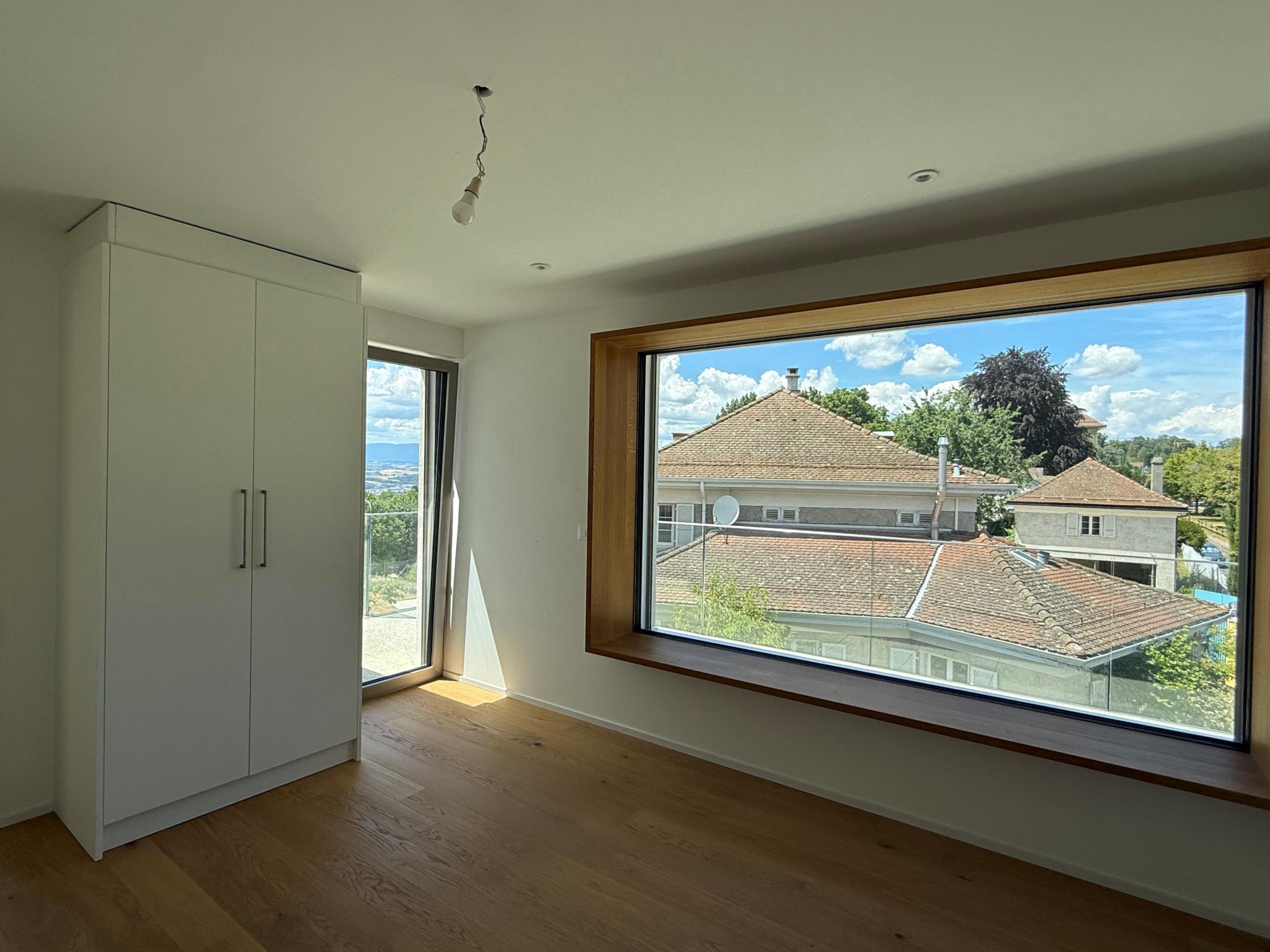 2.5 pièces en attique avec grande terrasse et vue sur le lac